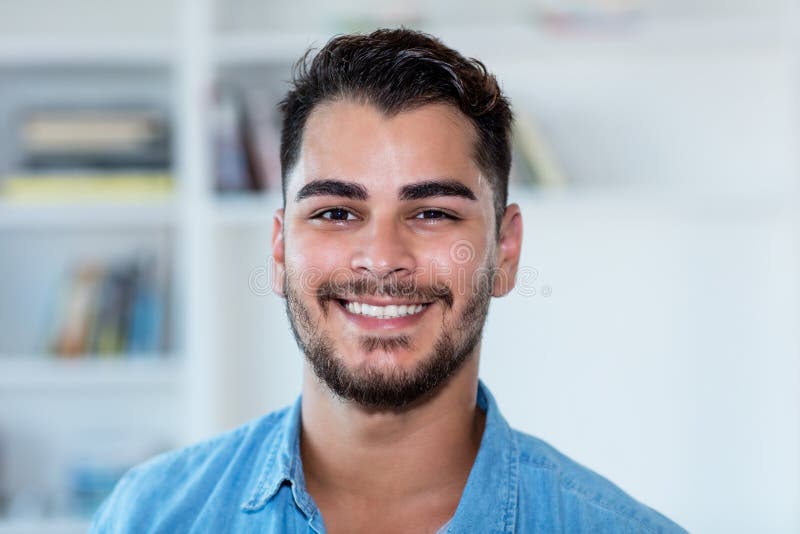 barba mexicana em rosto quadrado