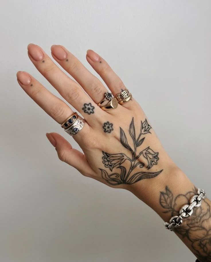 tatuagem nas falanges